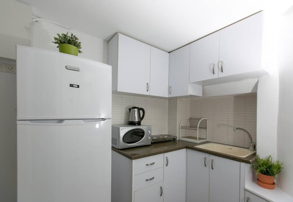 Horizon Studio Apartments *Top Location* エルサレム エクステリア 写真